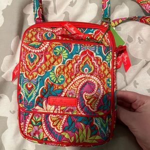Vera Bradley Cross Body Purse With Strap, pattern: Paisley in Paradise!